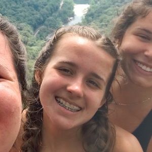 Meet your Posher, Avery